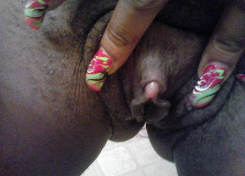 buttonstolove:  Beautiful… Ladies, your submissions are welcome… buttonstolove@yahoo.com