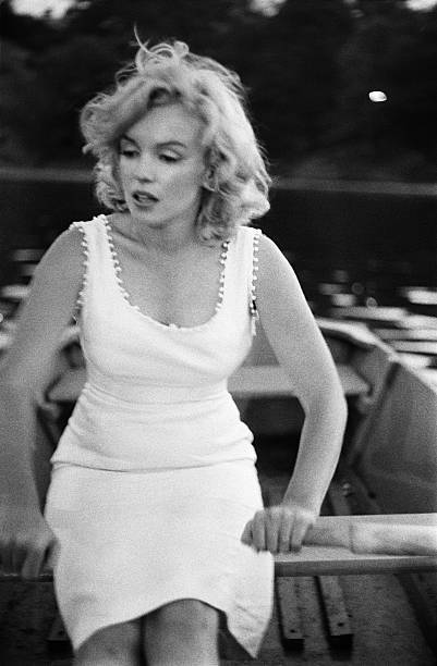 thecinamonroe:Marilyn Monroe in a rowboat in Central Park, New York, NY (1957). 