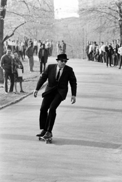 soundsof71:Because Gregory Peck on a skateboard