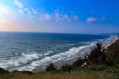 at Cape Mears Tillamook www.instagram.com/p/B040iVpAq4R/?igshid=epj8bd4cj27a