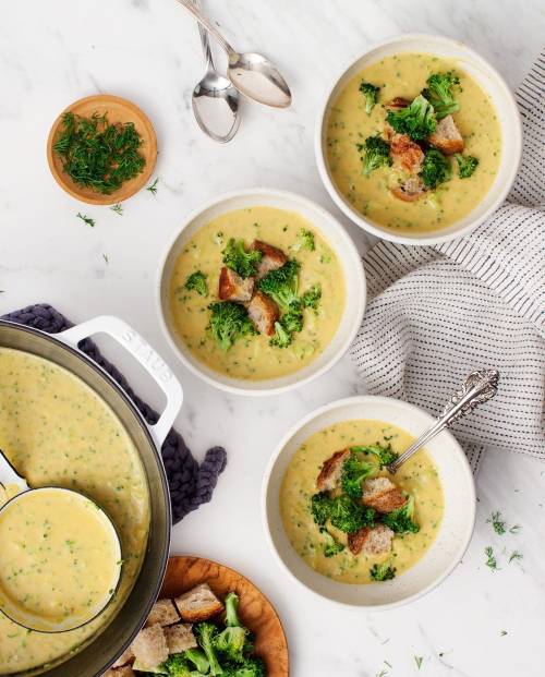 tinykitchenvegan: Vegan Broccoli Cheese Soup