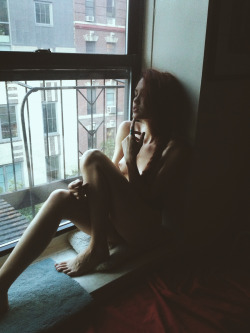 cameronsdiary:  Caroline in my apartment