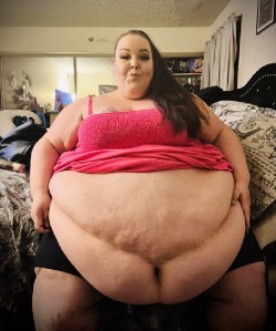 Porn Pics hazeleyesbbw:cavscoutt:Now this hot beauty