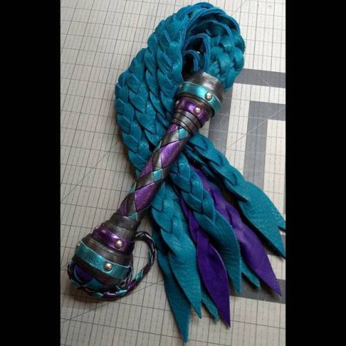 gentlebondage: agreeableagony:  Brand new flat braid cat-o-9 hot off the press. Two town fall for extra pretty. #leathercraft #flogger #floggers #kinkyshit #kink #bdsm #bdsmcommunity #bdsmtoys #agreeableagony #cato9tails   Source:https://www.agreeableagon