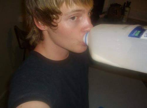bigbellyboiz: Chugging leads to VERY big results! @johnnylovestoeat