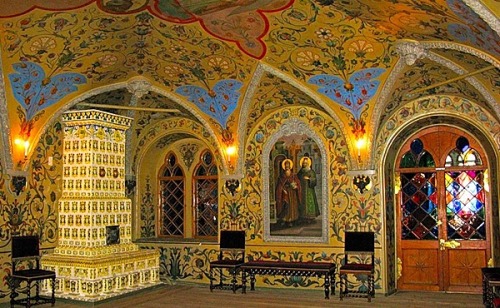 deuteragonism:  jackviolet:  Since my Moscow metro post is still getting a lot of reblogs, I figured I’d make a post about another one of the lesser-known Moscow attractions. Everybody knows about the Kremlin, and St. Basil’s Cathedral, but other