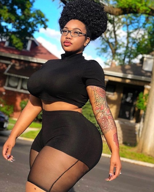 Porn thickaddiction:  @mya.curvz https://www.instagram.com/p/Bqhcgn-Fahl/?utm_source=ig_tumblr_share&igshid=13lv2fl5ildh9 photos