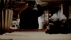 exorcizamms:  Walter White + hat 