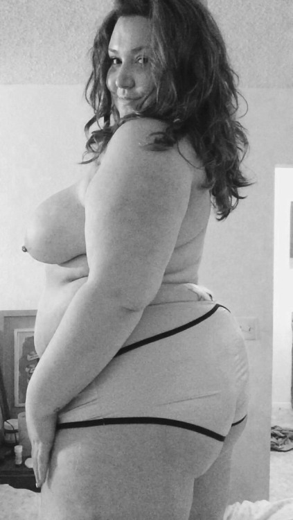 fats:  DO NOT REBLOG THIS IMAGE Hey, I see that you sourced my photos back to me and that’s cool and everything… but you eliminated some of the photos from my set and also altered them to be B&W and that’s not cool. Don’t steal. Don’t alter
