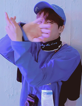 baejacob:(can you act out a blooming flower?)