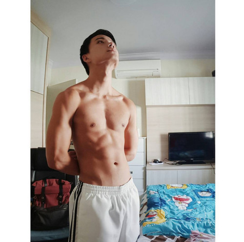 sgboygasm: Who wants more of him? - @sokiwu