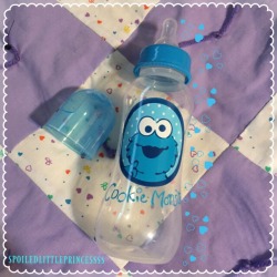 spoiledlittleprincessss:  bought myself a Cookie Monster bottle!! 💙🍪