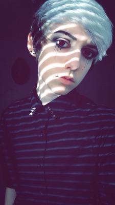 spencerofspace:  Practicing for Halloween Red Contacts use the code “reviewsbyspencer” for a free mystery gift at checkout