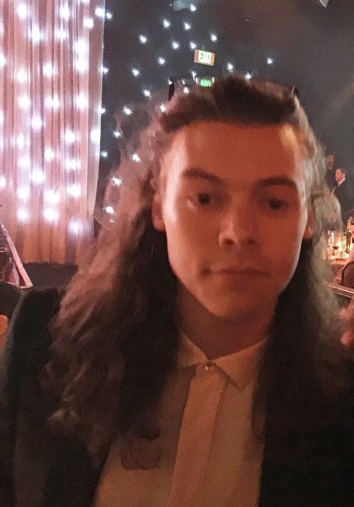 tigerthightat:Harry at the Clive Davis Pre-Grammy Party 14 Feb 16