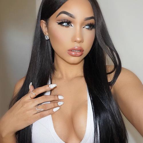 queen-with-goals: baddies: -bvddies-  Use the code “QUEENWITHGOALS” for 15% off las