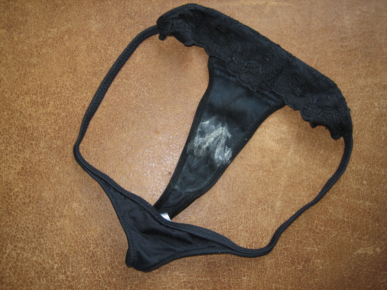 worndirtypanties:  Submission from a German follower displaying his girlfriend’s