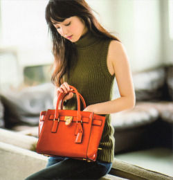 licoricewall:   佐々木希 (Nozomi Sasaki): with magazine / Michael Kors・Longchamp 