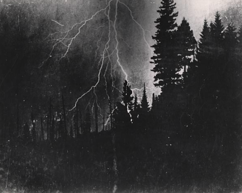 dame-de-pique:Lightning starts a forest fire, 1960s