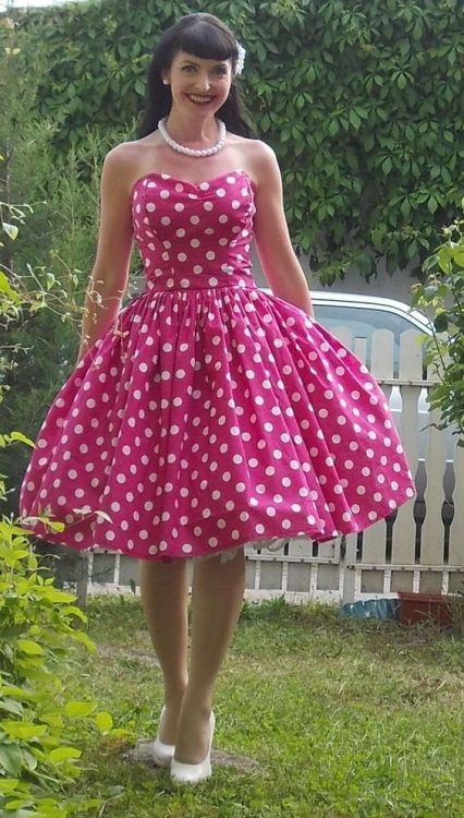 rockabillychickus: just beautiful rockabilly dress girl.