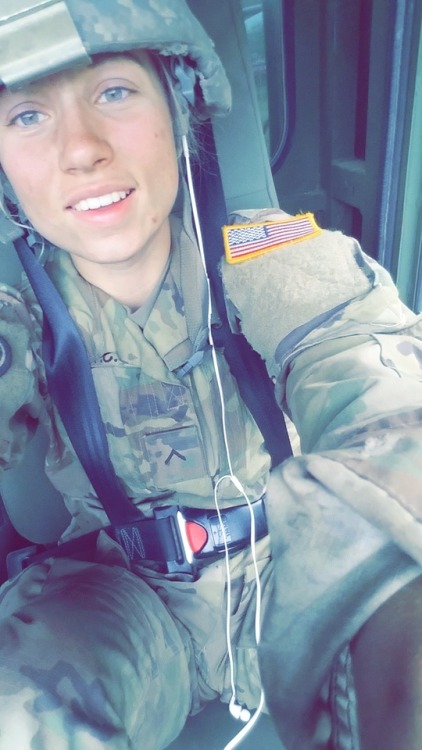 feistyninja93:  Just a dirty soldier on her way home from a week in the field