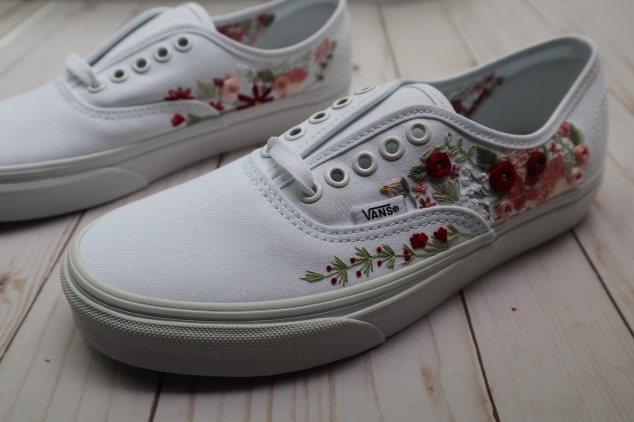 Forfølge universitetsstuderende nikkel After August Co — Vans Authentic with custom hand embroidery by...