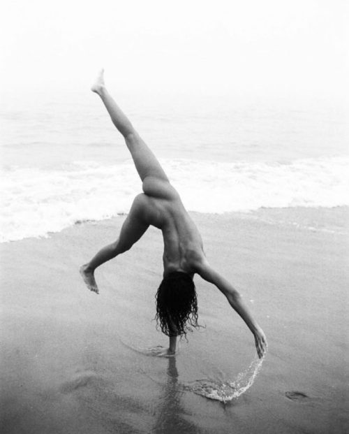 xxxsensacion:Cartwheel Happiness.