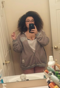 juggernautsunion:  youngsaintnickk:  juggernautsunion:  I found my dad’s old jump suit jacket and it’s my new favorite article of clothing to wear with no pants  Damn she fine  Thank you 😊  Amazing