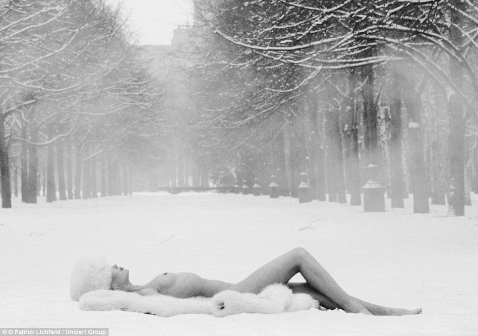 ariaisadoraboudoir:  Snow as lingerie.