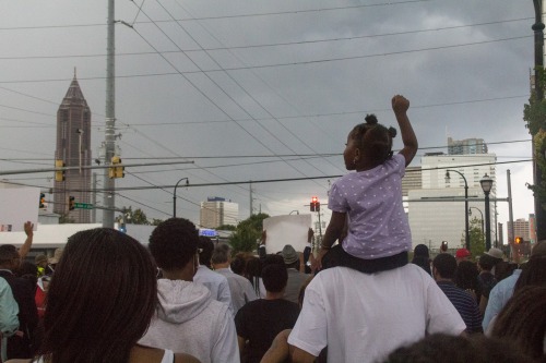 2am-poetry:  JUST IN CASE YOU THOUGHT YOUTH WERE “POWERLESS” NOW:   It turns out that a group of 12 college kids under the guise  #ItsBIGGERthanYOU (a youth social justice group devoted to equality overall worldwide) organized the 5000+