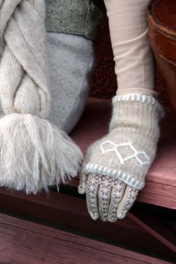 I’m in love with these gloves!