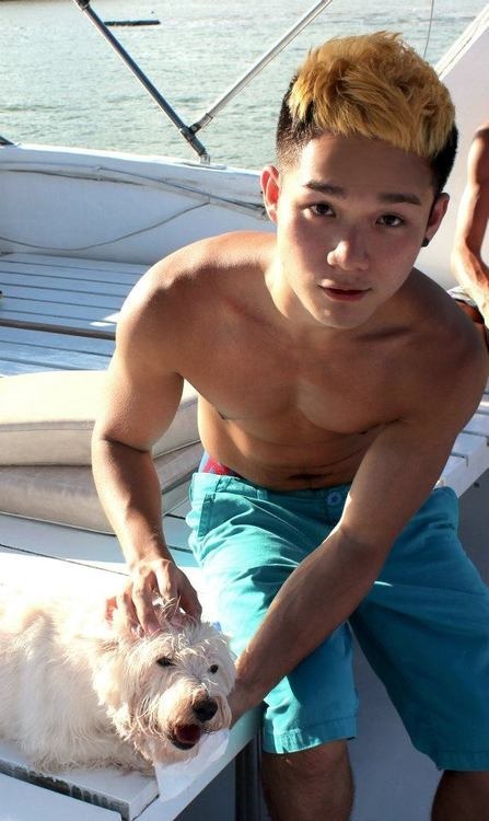 blessedngifted-theyoungmalebody:  Stand up and rise! On your knees and spread those