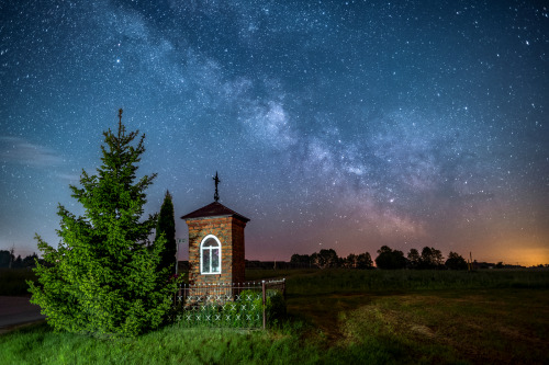 cmorga: Chapel at night, MazoviaKapliczka nocą, Mazowsze