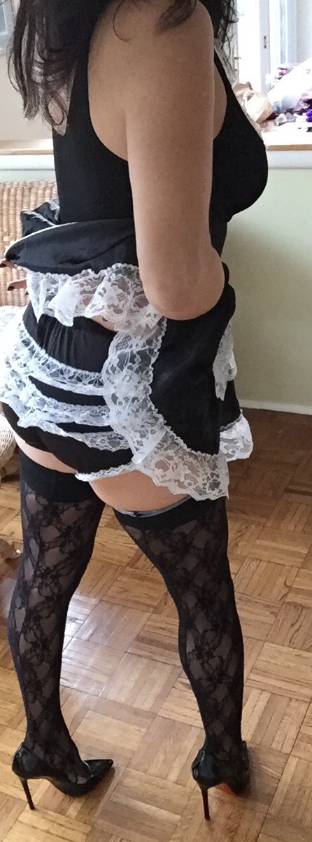 unbound68:  Anyone need a maid?  I could use the extra cash and @claimedjane was