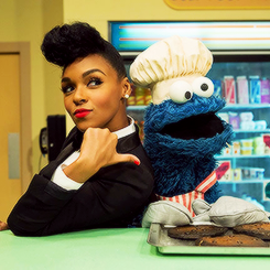 thedisneykiid:  jessicaisgray: Janelle Monáe visits Sesame Street  she’s the