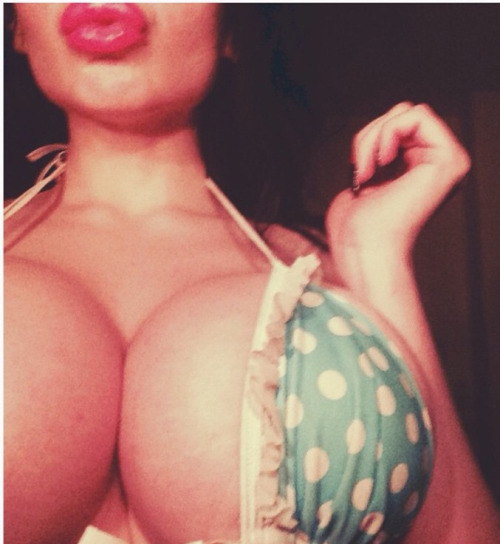 bangboobs:  Photo http://ift.tt/1EZrspr 