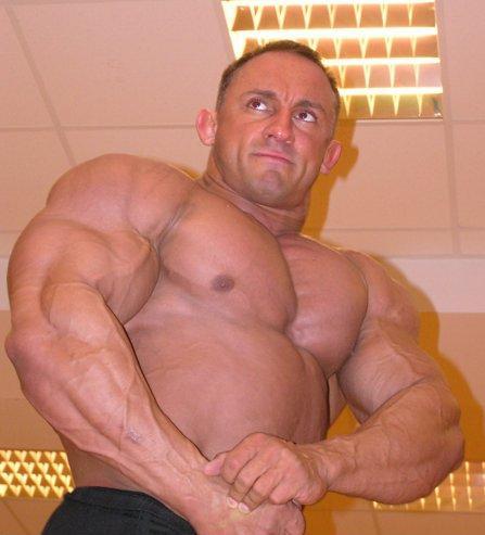 deegle4muscle:  Sexy daddy Radek Slodkiewicz