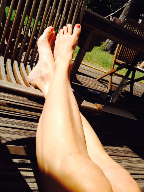 feetnboobs:  Visit Feet ‘N’ Boobs for more…