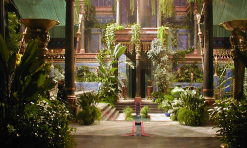 Decorat de l’interior dels Jardins de Babilònia, al film Alexandre (2004).