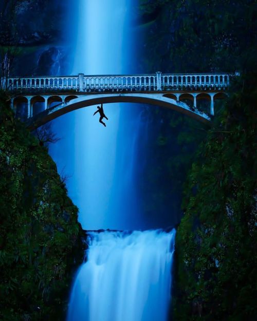 teekino:#HanginThere #MultnomaFalls #ColumbiaGorge in #Oregon #OR #USA on #May16th2019 #ベタな絵 も、こういじれ