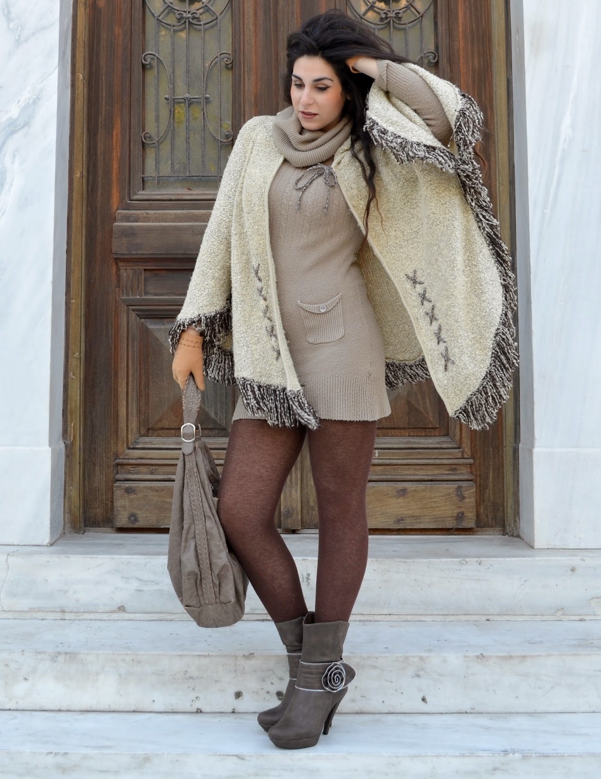 Brown wool tights with beige wool dress, poncho » Tights and