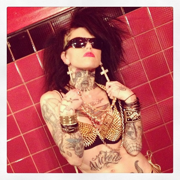 malicemcmunn:  #allgoldeverything #gold on Instagram str8 flexin! Haaaa I’m such