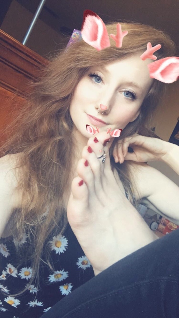 fetishofthefinestfeets: https://babyfeet5.tumblr.com/ @babyfeet5 