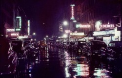 themaninthegreenshirt:  52nd Street 1948 by William Gottlieb. Famous jazz clubs on 52nd Street between 5th and 6th Avenues such as Downbeat Club, Famous Door, Jimmy Ryan’s, Three Deuces, Onyx were all gone by the mid 50s. 