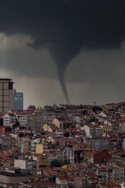  Tornado By Bernardo 