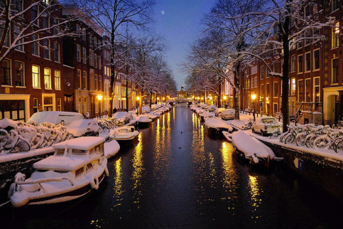 Winter magic evening in Amsterdam by B℮n on Flickr.