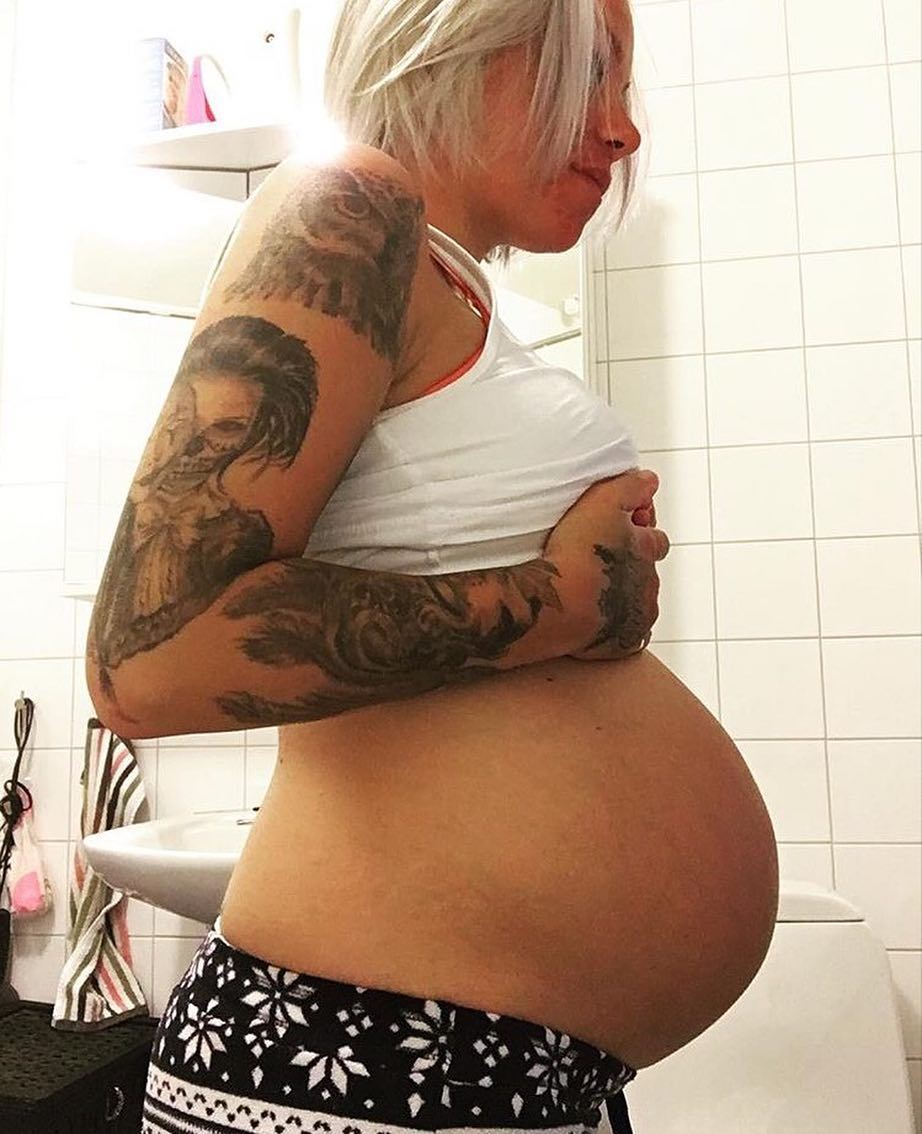 maternityfashionlooks:  Beautiful mommy-to-be @linnakerberg looking amazing right