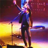 arcticnick:Alex Turner and his moves