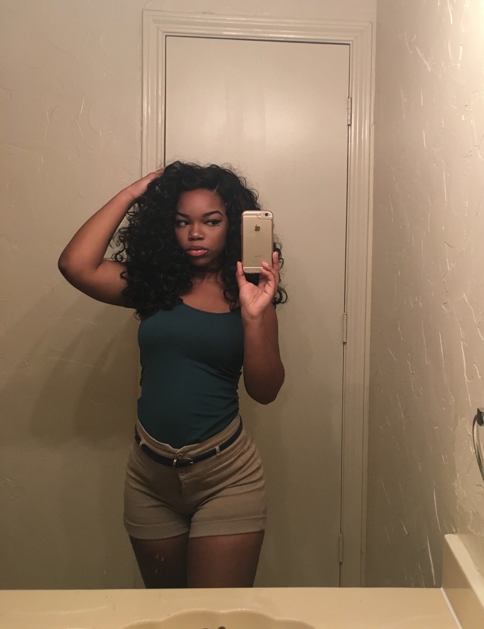 brownbbygirl:  she change ha hair like she change ha clothes 