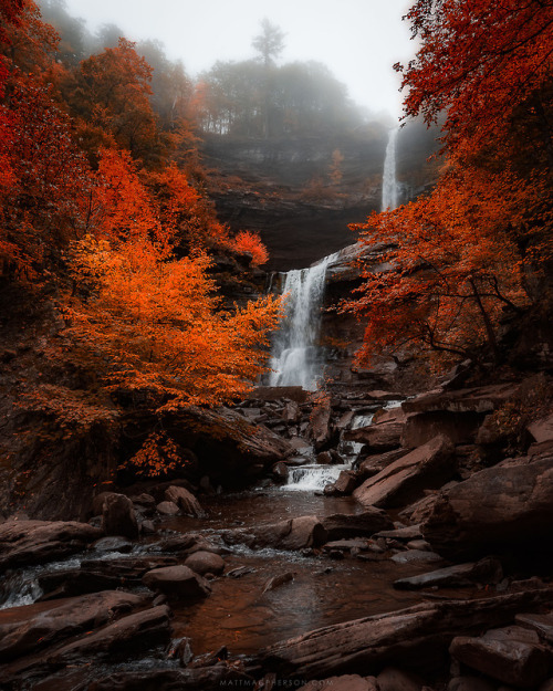 Porn amazinglybeautifulphotography:  Autumn at photos