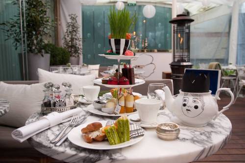 A Tour of London’s Best Afternoon TeasThe traditional tea ritual is often anything but. Here are the